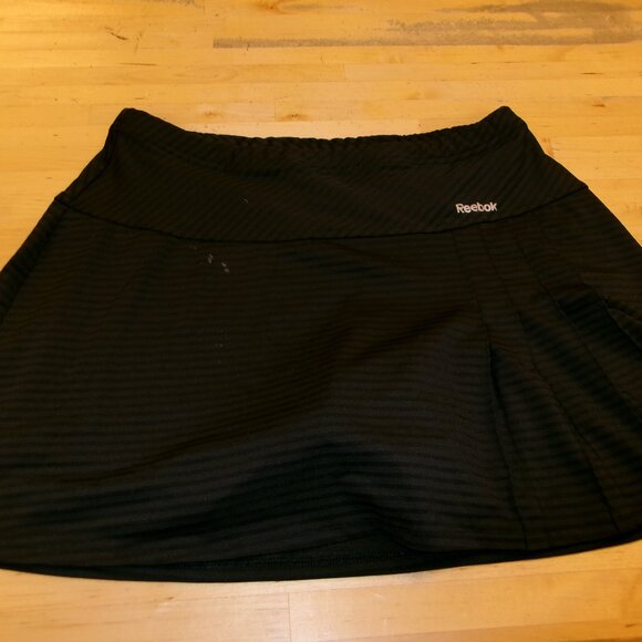 Reebok Play Dry Womens Ladies Black Striped Tennis Athletic Pleated Skort Small - Picture 1 of 16